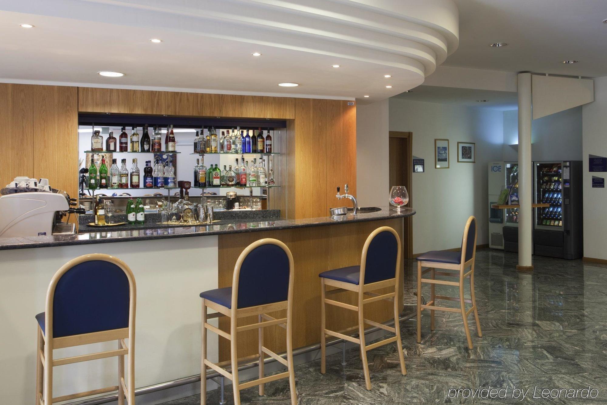 City Hotel & Suites Foligno Restaurante foto