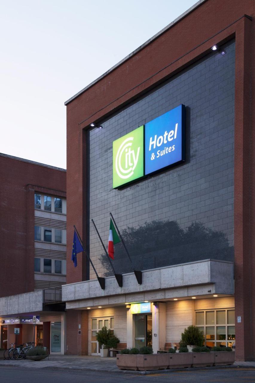 City Hotel & Suites Foligno Exterior foto