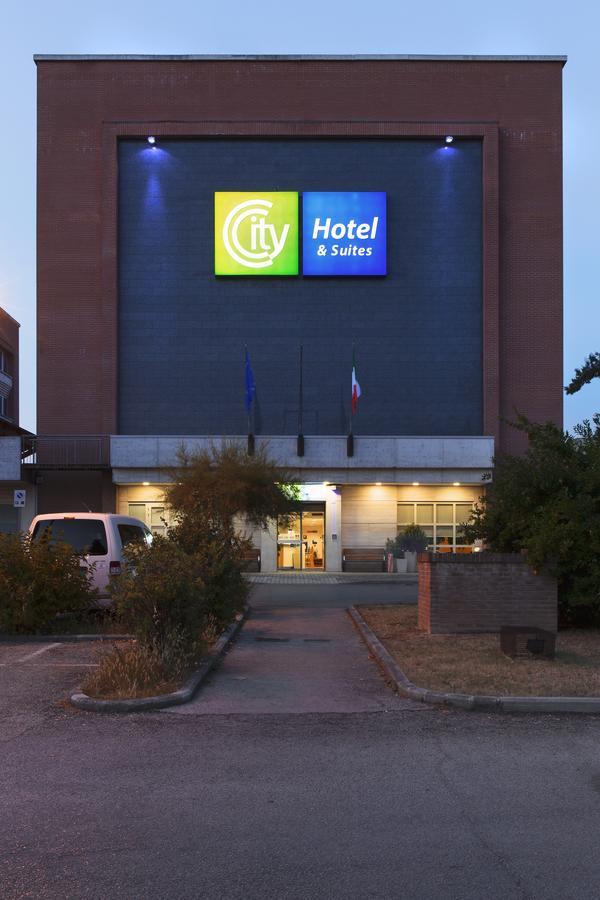 City Hotel & Suites Foligno Exterior foto