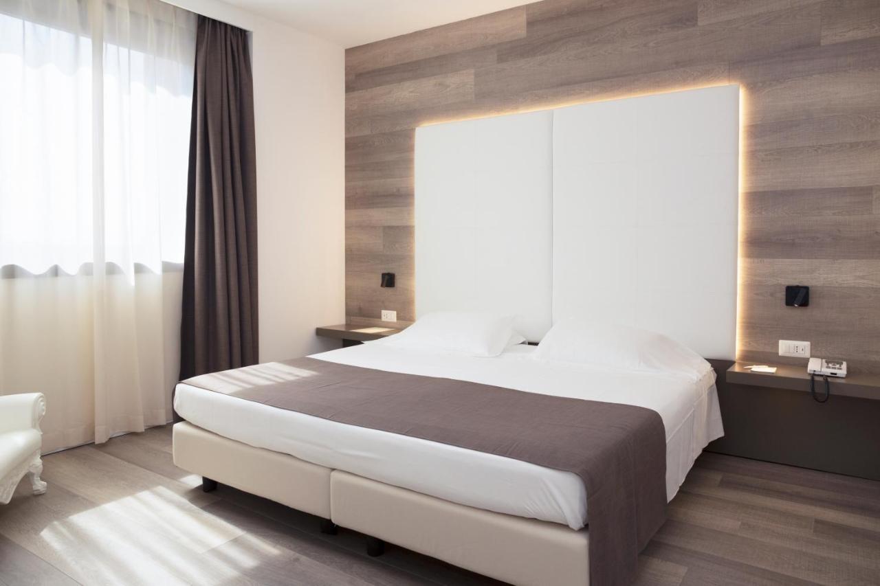 City Hotel & Suites Foligno Exterior foto